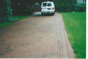 FENDT VINTAGE BRICK PAVER DRIVEWAY