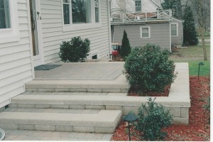 PRECAST BLOCK PORCH AND STEPS